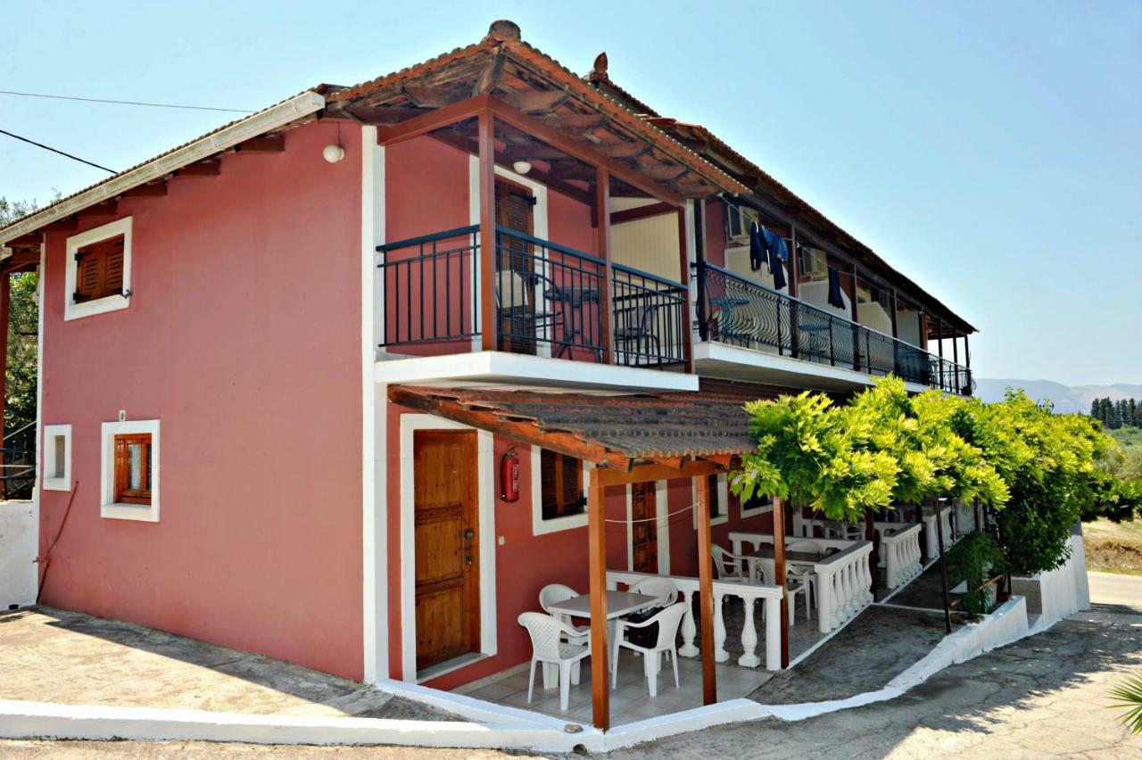 Studios Dimitris Giatras Закинтос Екстериор снимка